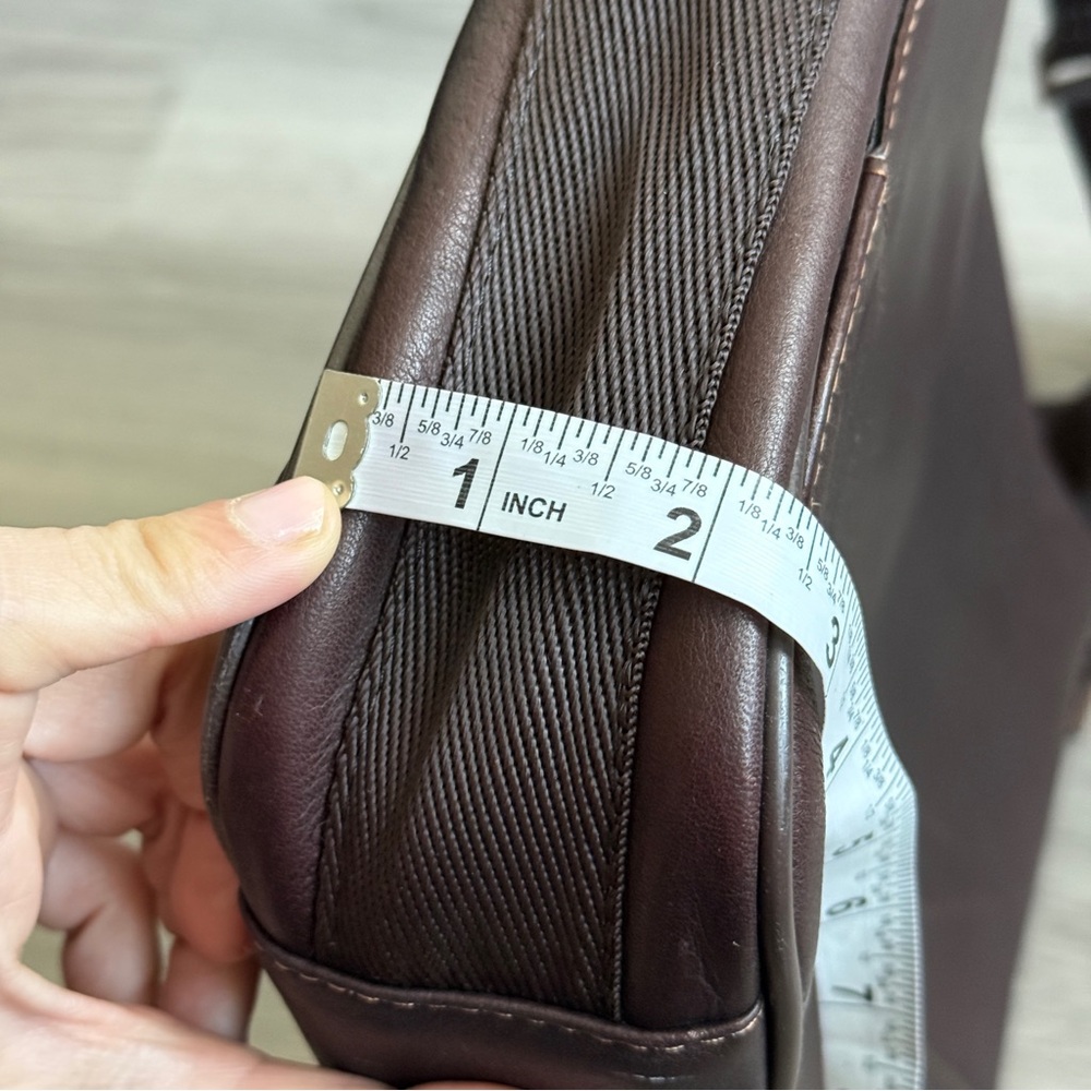 Kenneth Cole Reaction Brown Leather Messenger Bag / Laptop Bag - Picture 7 of 8